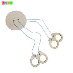Children's DIY homemade pull-string spinning top, toddler assembly material science experiment model handicraft work